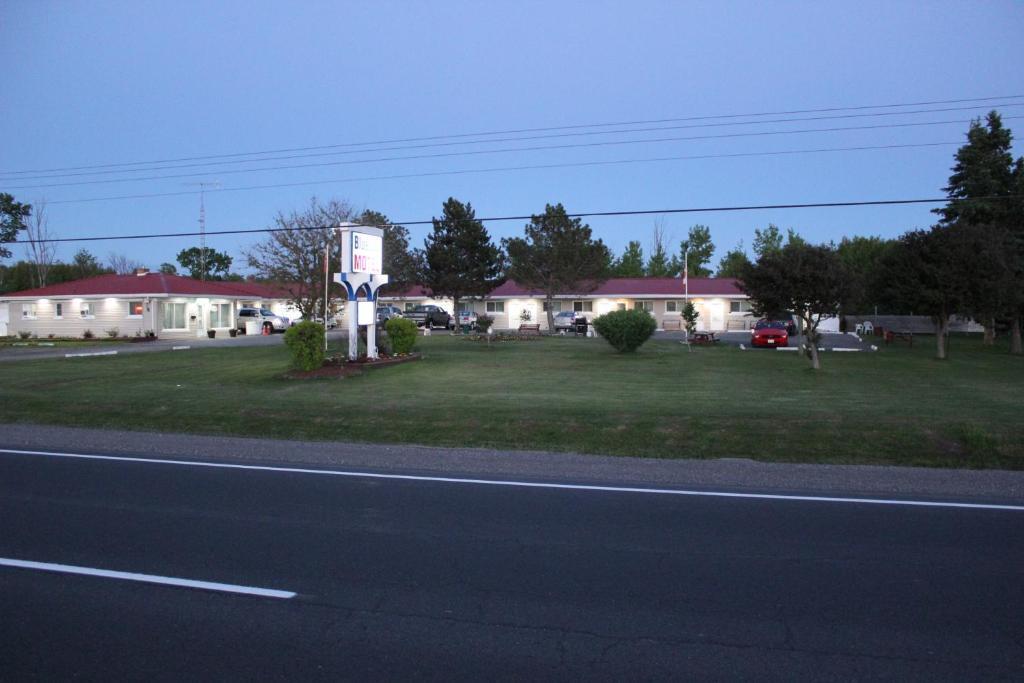 Blue Jay Motel Peterborough Exterior foto